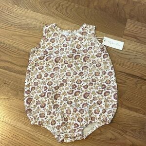 Rylee and Cru Magnolia floral bubble